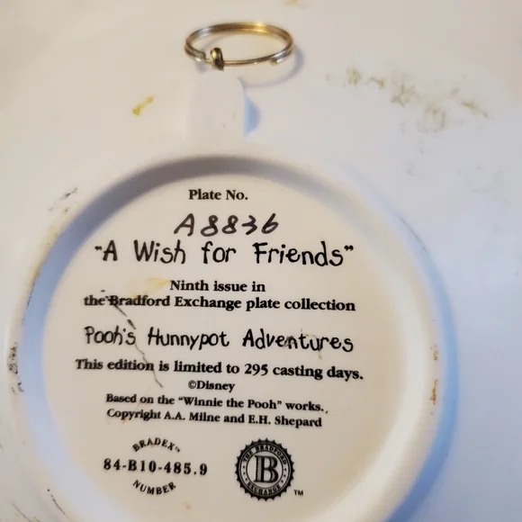 Collectible Pooh plate - Picture 3 of 3